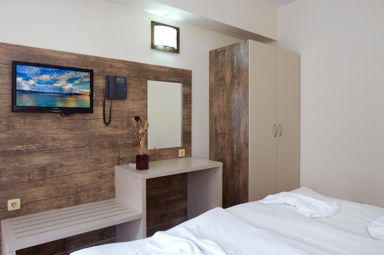 Hotel Lira Pantai Sunny Bagian luar foto
