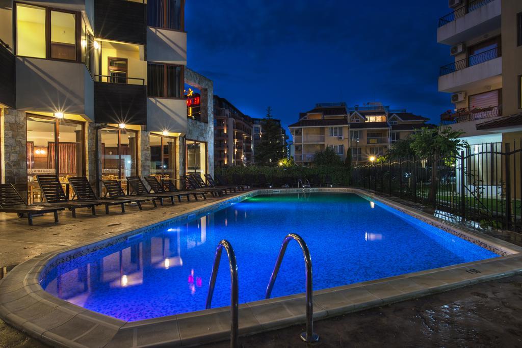 Hotel Lira Pantai Sunny Bagian luar foto