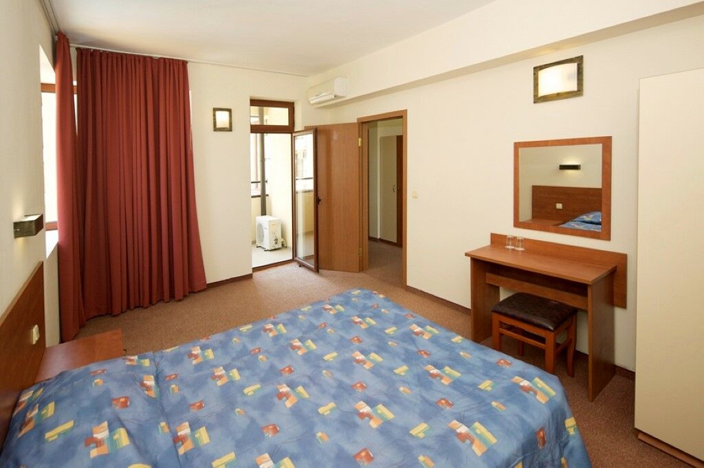 Hotel Lira Pantai Sunny Bagian luar foto